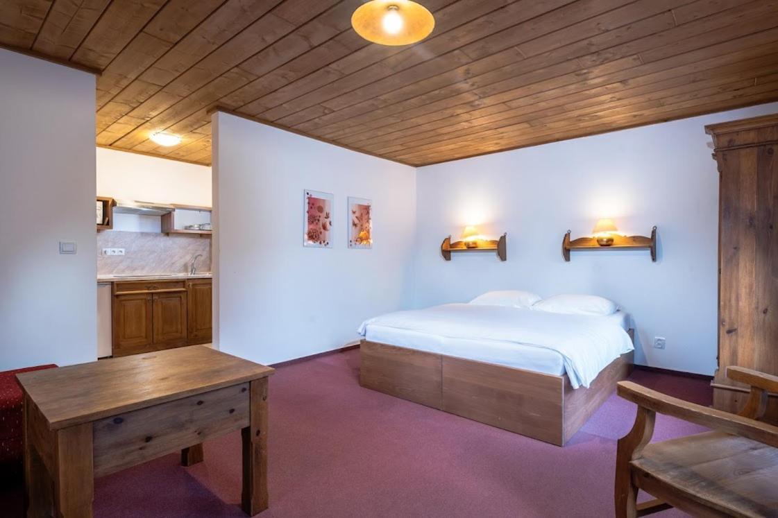 Apartmánový dom Vila Maroš Pavčina Lehota Esterno foto