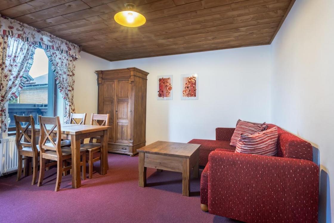 Apartmánový dom Vila Maroš Pavčina Lehota Esterno foto