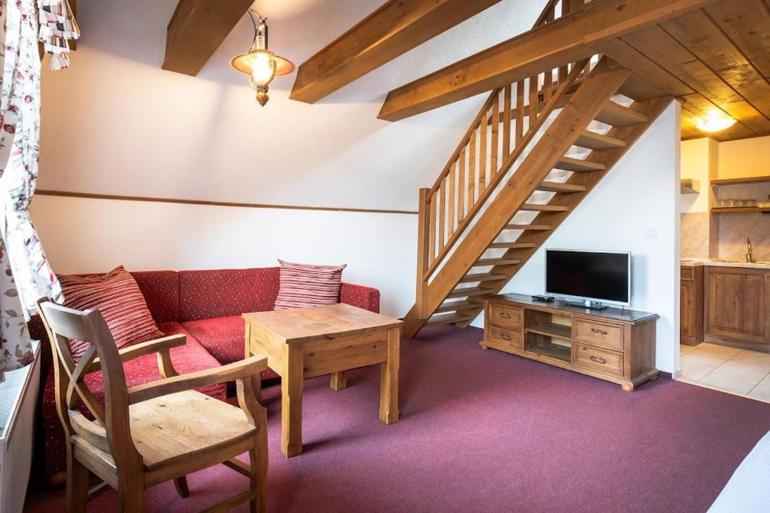 Apartmánový dom Vila Maroš Pavčina Lehota Esterno foto