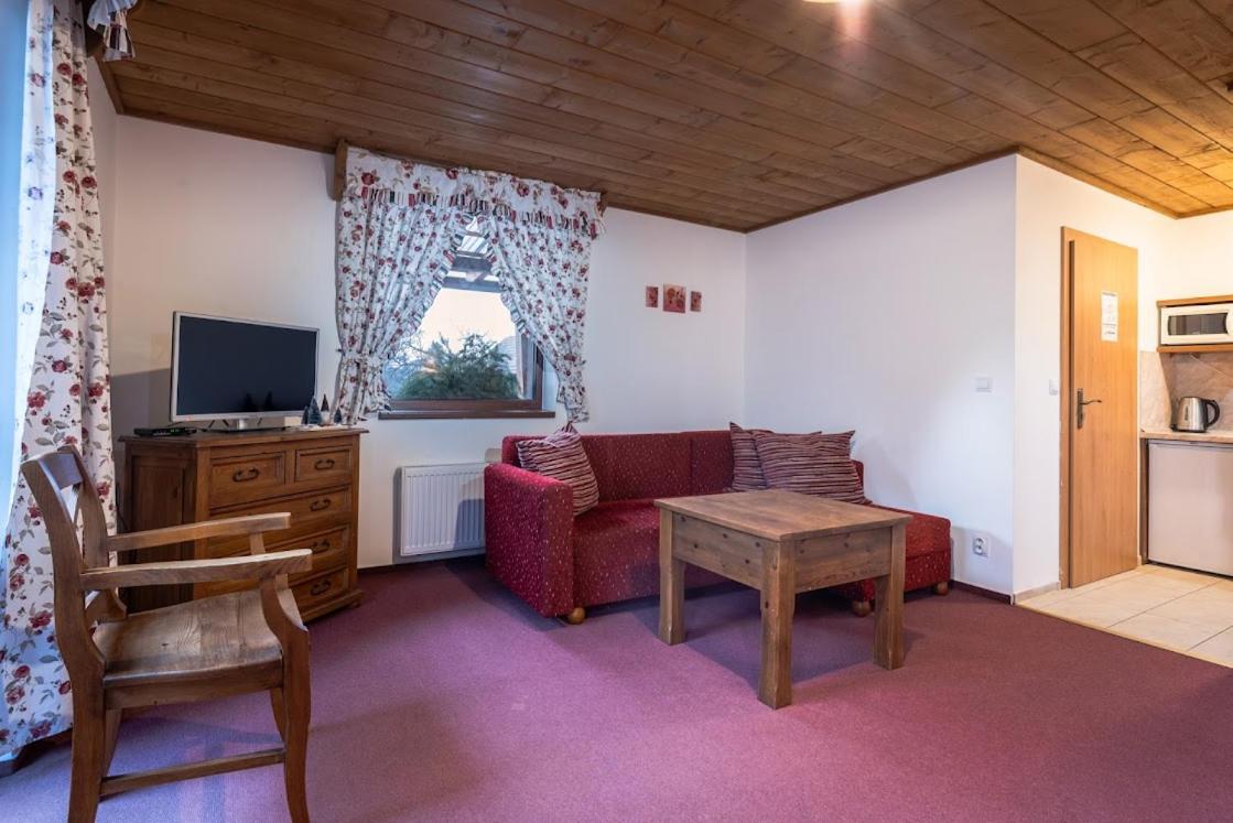 Apartmánový dom Vila Maroš Pavčina Lehota Esterno foto