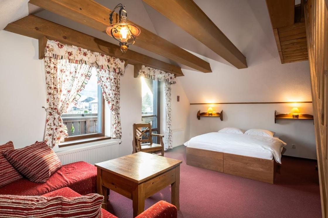 Apartmánový dom Vila Maroš Pavčina Lehota Esterno foto