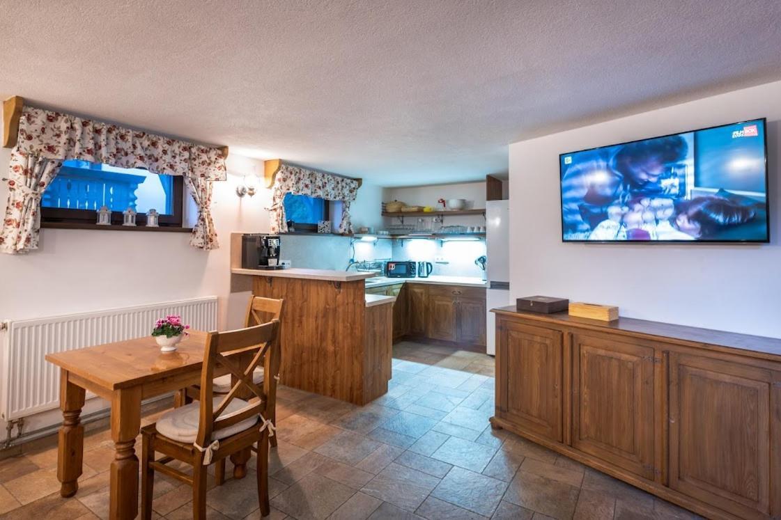 Apartmánový dom Vila Maroš Pavčina Lehota Esterno foto
